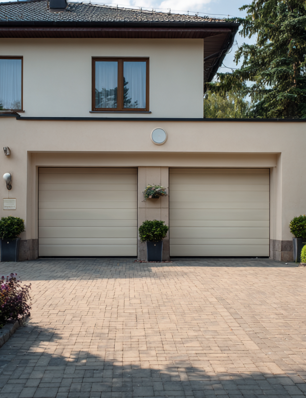 qwwrty5251_stock_photo_of_garage_doors_in_Polish_house_modern_20f18d3e-0633-4043-8c66-442219ff52c9_3